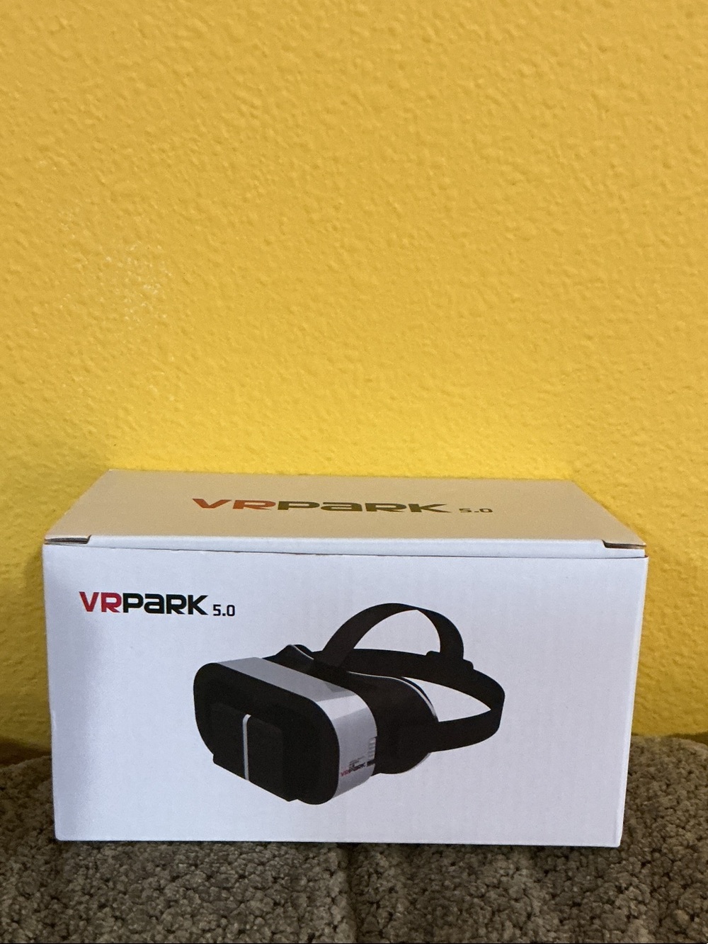 5.0 Black and White Mobile VR Headset nwb